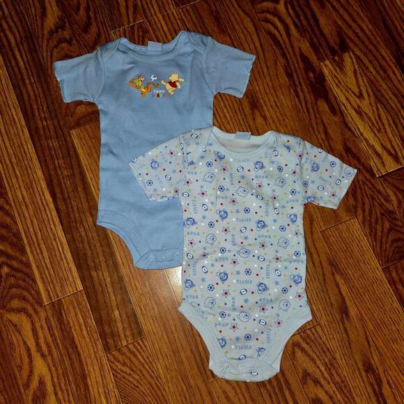 Y2K Disney Baby Boy Disney Winnie The Pooh Bodysuit Set 0-3 NEW - Picture 2 of 12
